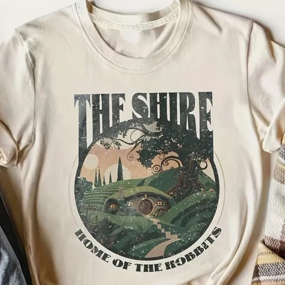 The Shire, Home of the Hobbits Tee, Almond, Size Medium, NWOT 🧌🚪 - Picture 5 of 12